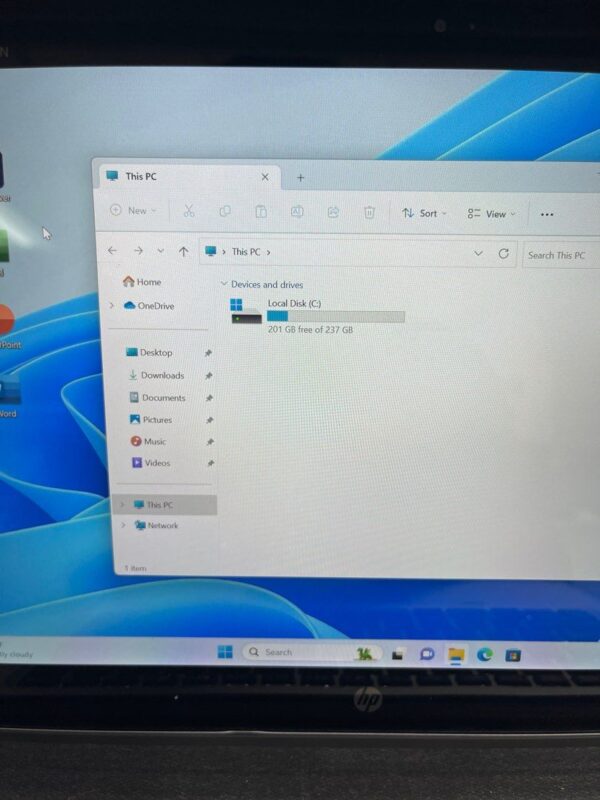 Refurbished -HP Elite X2 2in1 Touchscreen Detachable Keyboard Intel core M5 Processor 8GB RAM 256GB SSD Windows 11 OS - Image 3