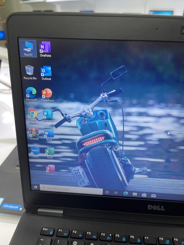 Refurbished -Dell Latitude 7470 14 inch ultrabook with intel core i5 Processors 8GB RAM 256GB SSD Windows 10 OS - Image 3