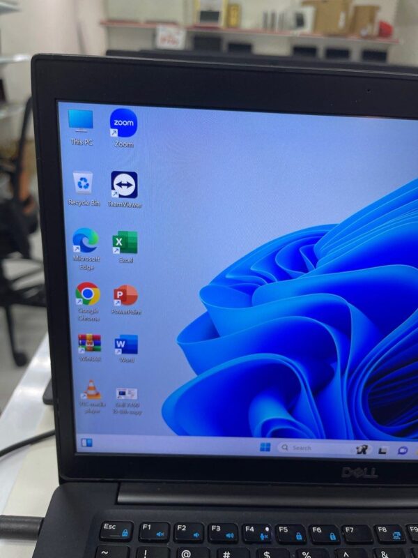 Refurbished -Dell Latitude 7480 14inch Ultrabook intel core i5-7th Gen Processor 8GB RAM 256GB SSD Windows 11 OS - Image 4