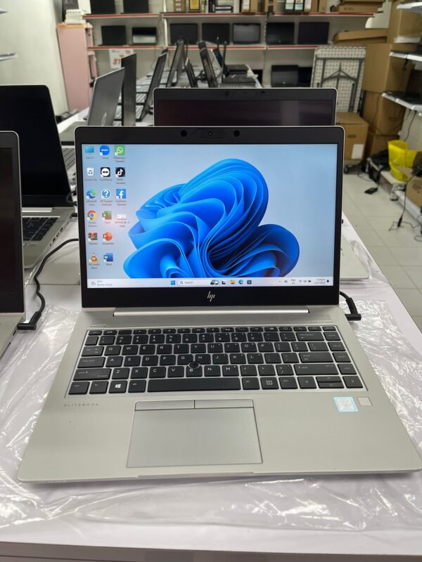 Refurbished -HP Elitebook 840 G6 Touchscreen 14 inch FHD intel core i5-8th Gen 16GB RAM 256GB SSD Windows 11